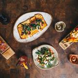 Cover image for Vernon's Restaurant