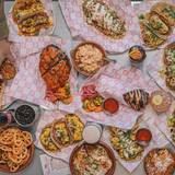 Cover image for Huarachis Taqueria