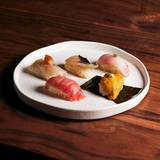 Cover image for UO NIGIRI