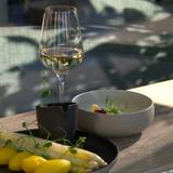Spargelmenü inkl. einem Glas Wein foto