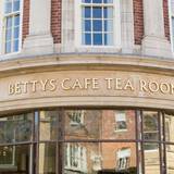 Cover image for Bettys Caf Tea Rooms - York
