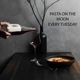 Pasta on the moon foto