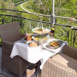 Menü for 2 auf dem exklusiven Balkon foto