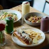 Breakfast Dining | 60 - 90mins Foto