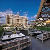 Cover image for Cheri Rooftop