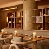 Cover image for Pauline