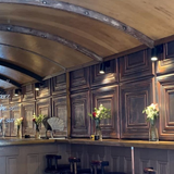 Cover image for Shesells Seashells