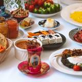 Cover image for NASRIN'S KITCHEN