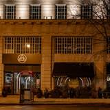 Cover image for The Alchemist Victoria