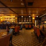 Cover image for Elis Table