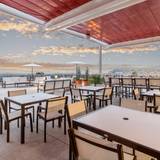 Cover image for Hemingway's Cuba