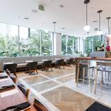 Cover image for Dean & Deluca Hawaii, The Artisan Loft