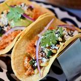 Cover image for Dos Olas