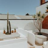 Cover image for Golden Fleece Hotel