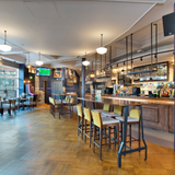 Cover image for Yates Liverpool (Queen Sq)