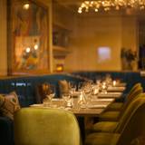 Cover image for Zayna