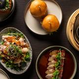 Cover image for Kiss & Tell