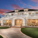 Cover image for Anaheim White House