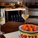 School's Out Happy Hour: First-Drink's-On-Us! Foto