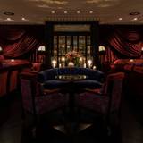 Cover image for Velvet
