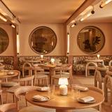 Cover image for Pauline