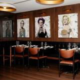 Cover image for Maggie Oakes