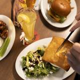 Cover image for Elephant & Castle - DC Pennsylvania Ave.