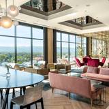 Cover image for Luna10