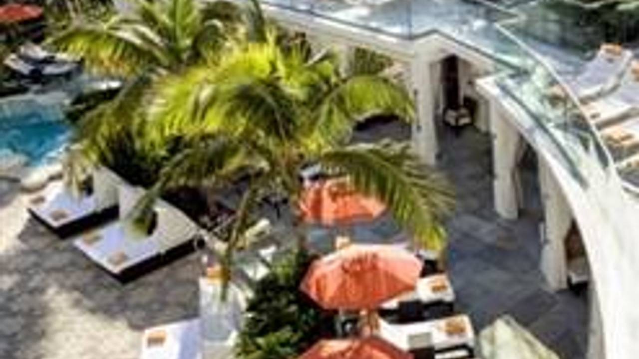 SOAK Cabanas & Daybeds @ Loews Miami Beach Restaurant - Miami Beach, FL |  OpenTable