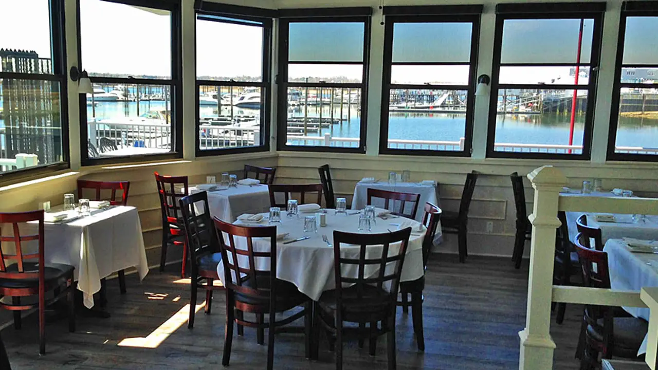 Restaurante Marco's Waterfront Grill - Port Washington, , NY | OpenTable