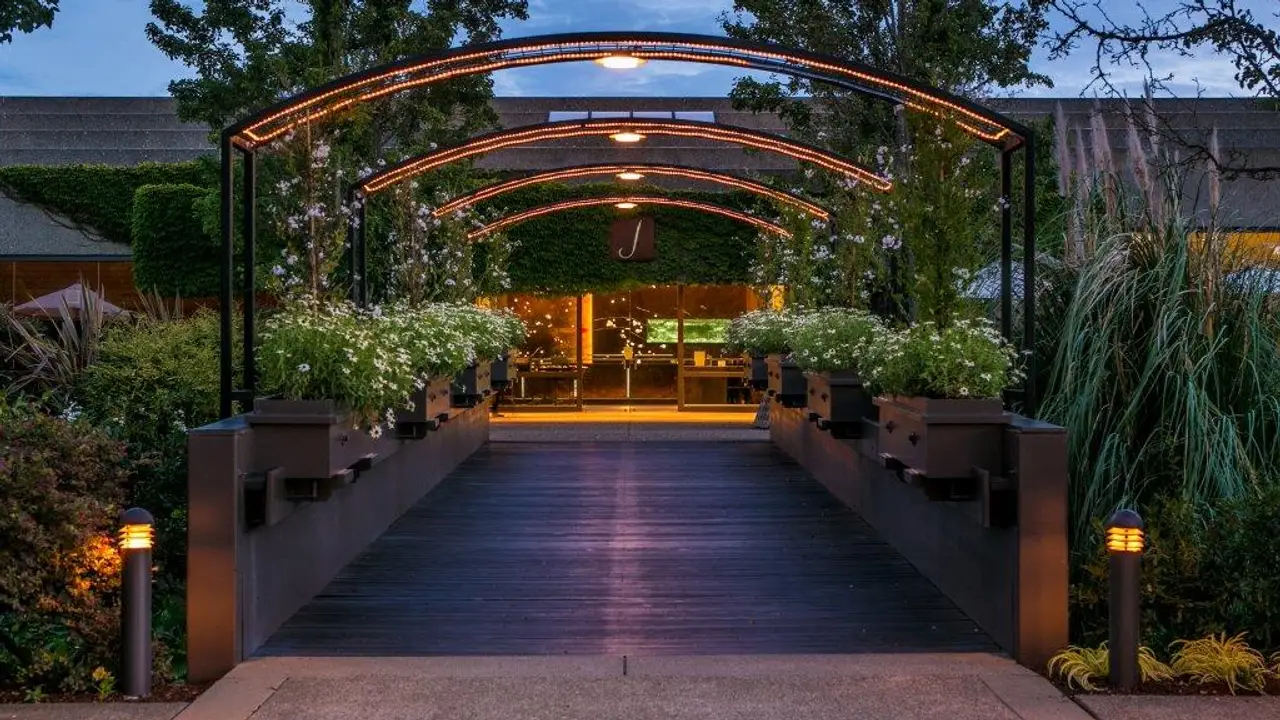 Restaurante The Bubble Room at J Vineyards & Winery Healdsburg, , CA