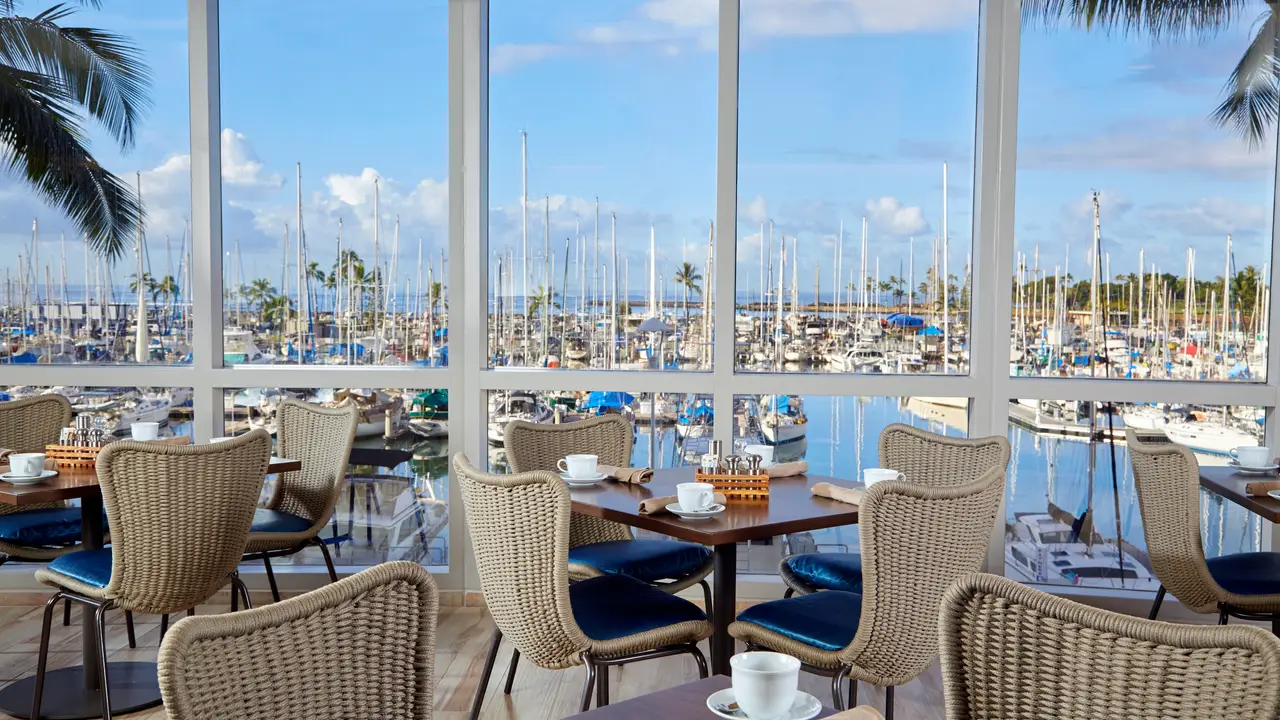 100 Sails Restaurant & Bar, Honolulu, HI