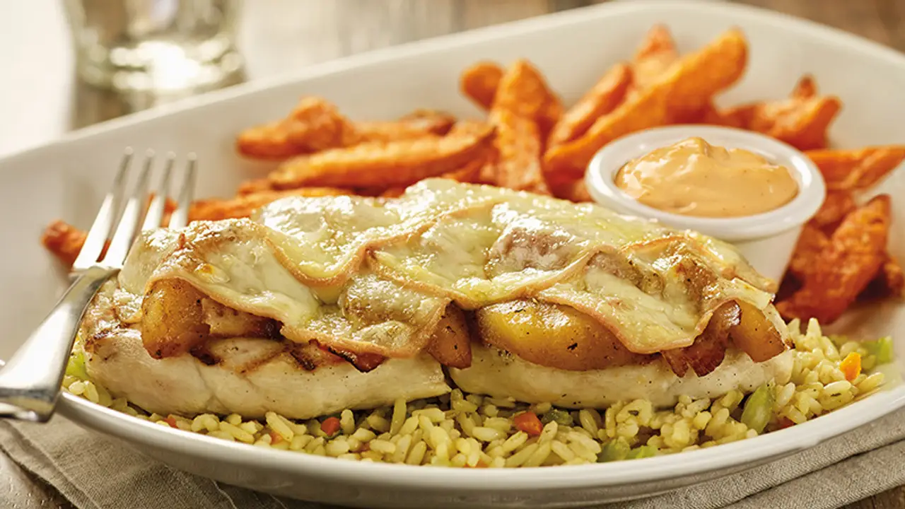 Rotisserie StHubert Ottawa / StLaurent Restaurant Ottawa, , ON