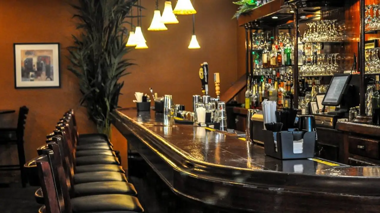 Restaurant Pineapple Eddie Southern Bistro Erie, PA Réservez sur