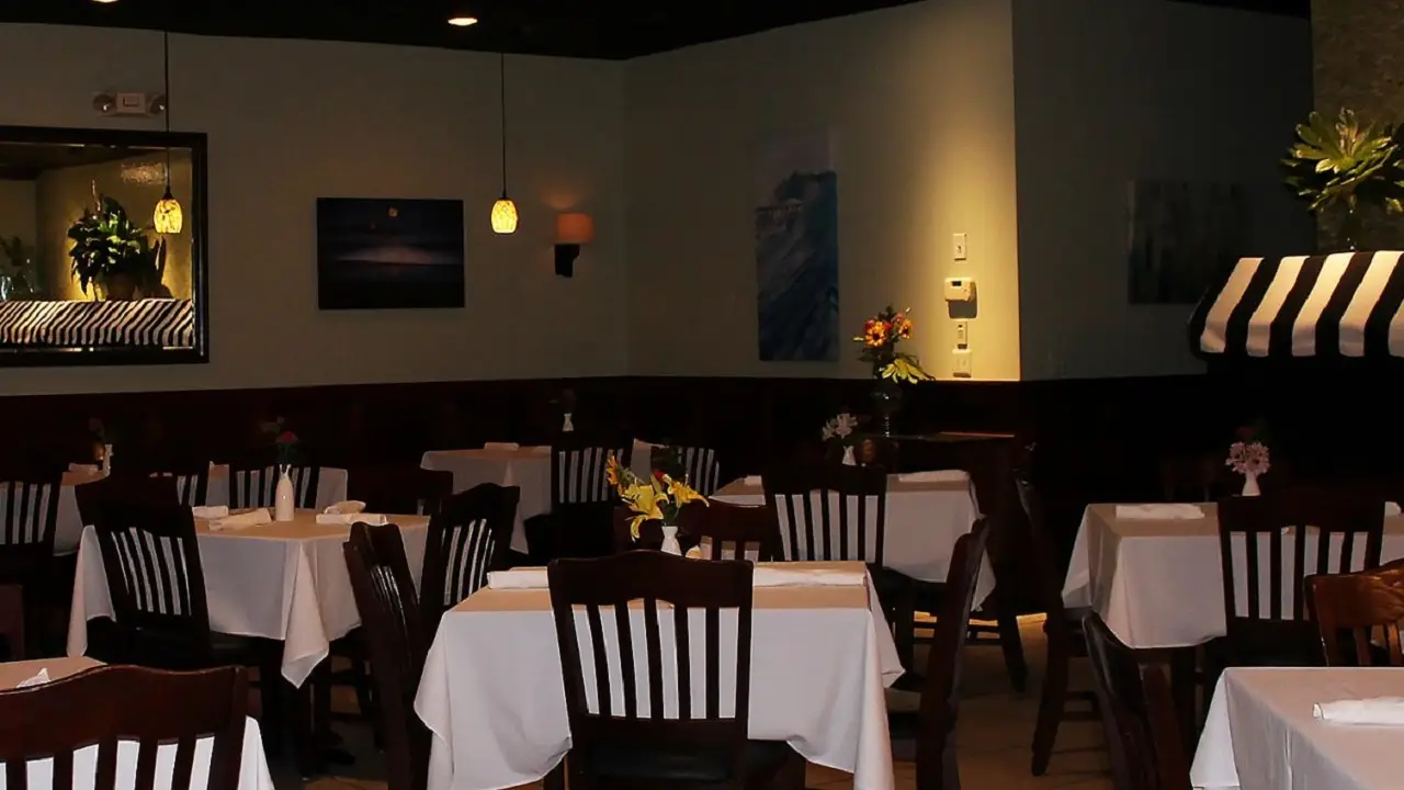 Dining Area - Brent's Bistro, Wilmington, NC