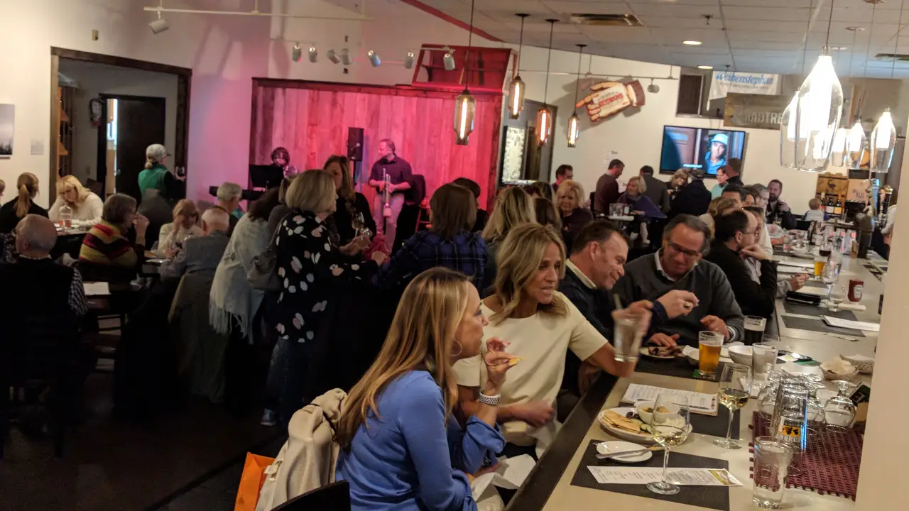 Restaurante Dilly Bistro, Bar & Bottle Shop Actualizado en 2023