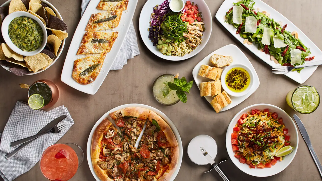 Restaurante California Pizza Kitchen Riverside Plaza PRIORITY