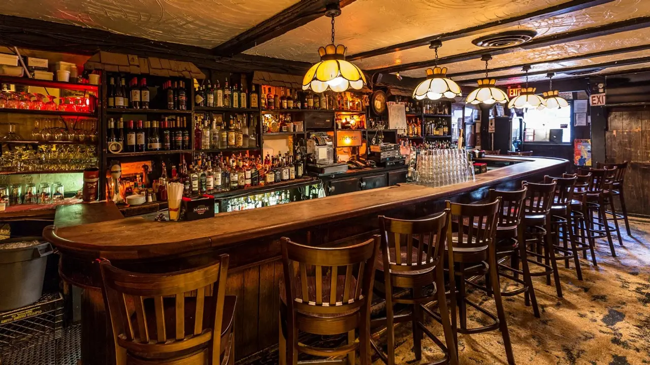 Restaurante Molly's Pub and Restaurant - New York, , NY | OpenTable