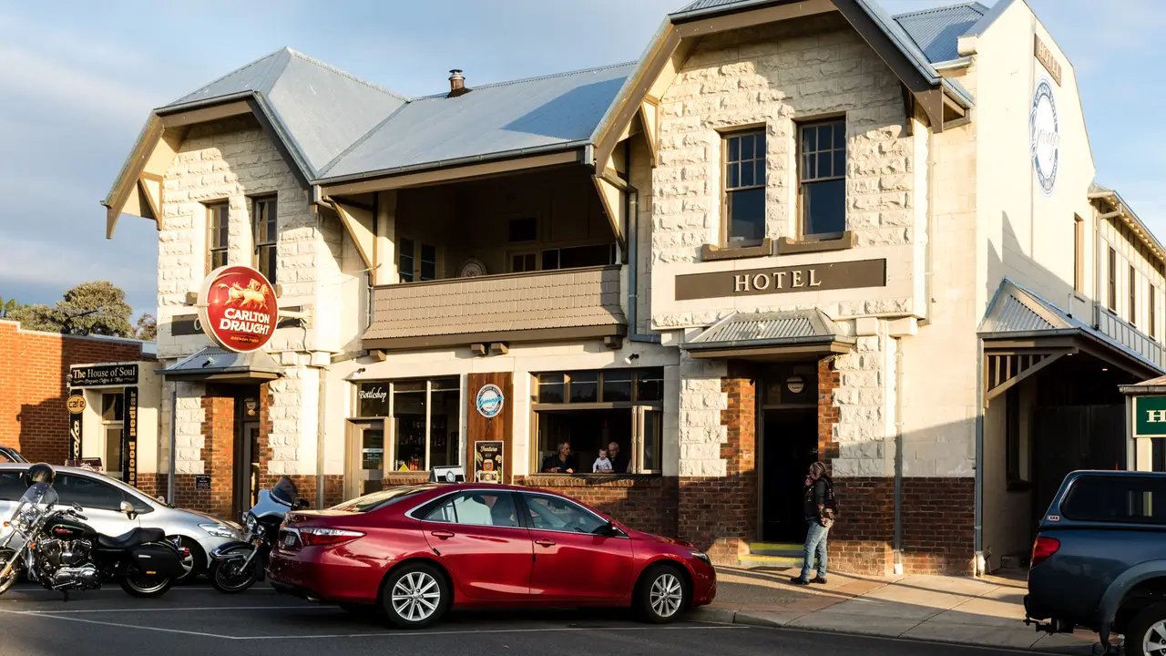 Restaurante Yarragon Hotel Yarragon, , AUVIC OpenTable