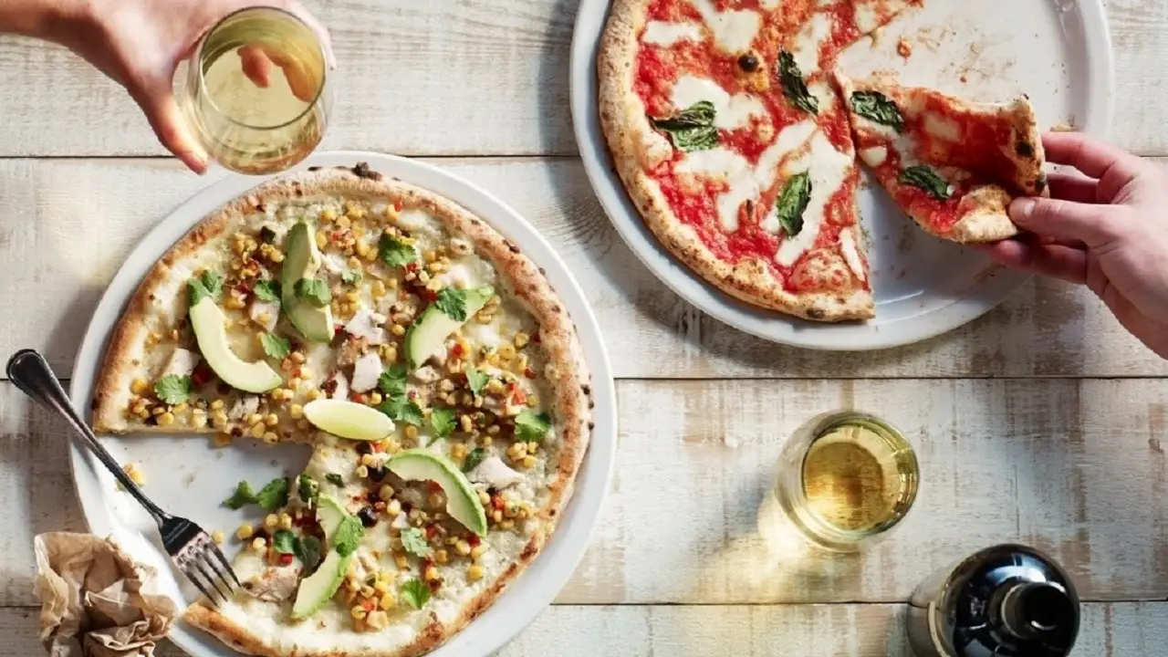 Famoso Neapolitan Pizzeria Whyte Ave Restaurant Edmonton, AB