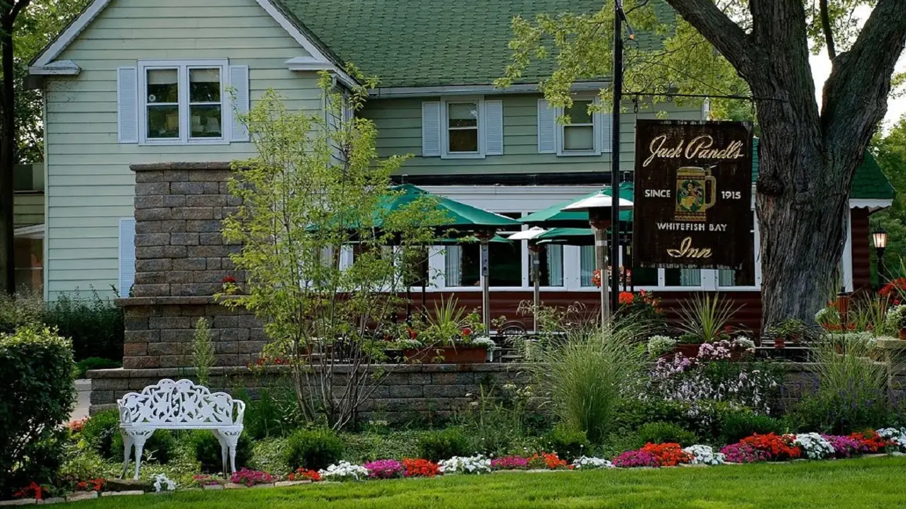 Jack Pandl's Whitefish Bay Inn, Milwaukee, WI