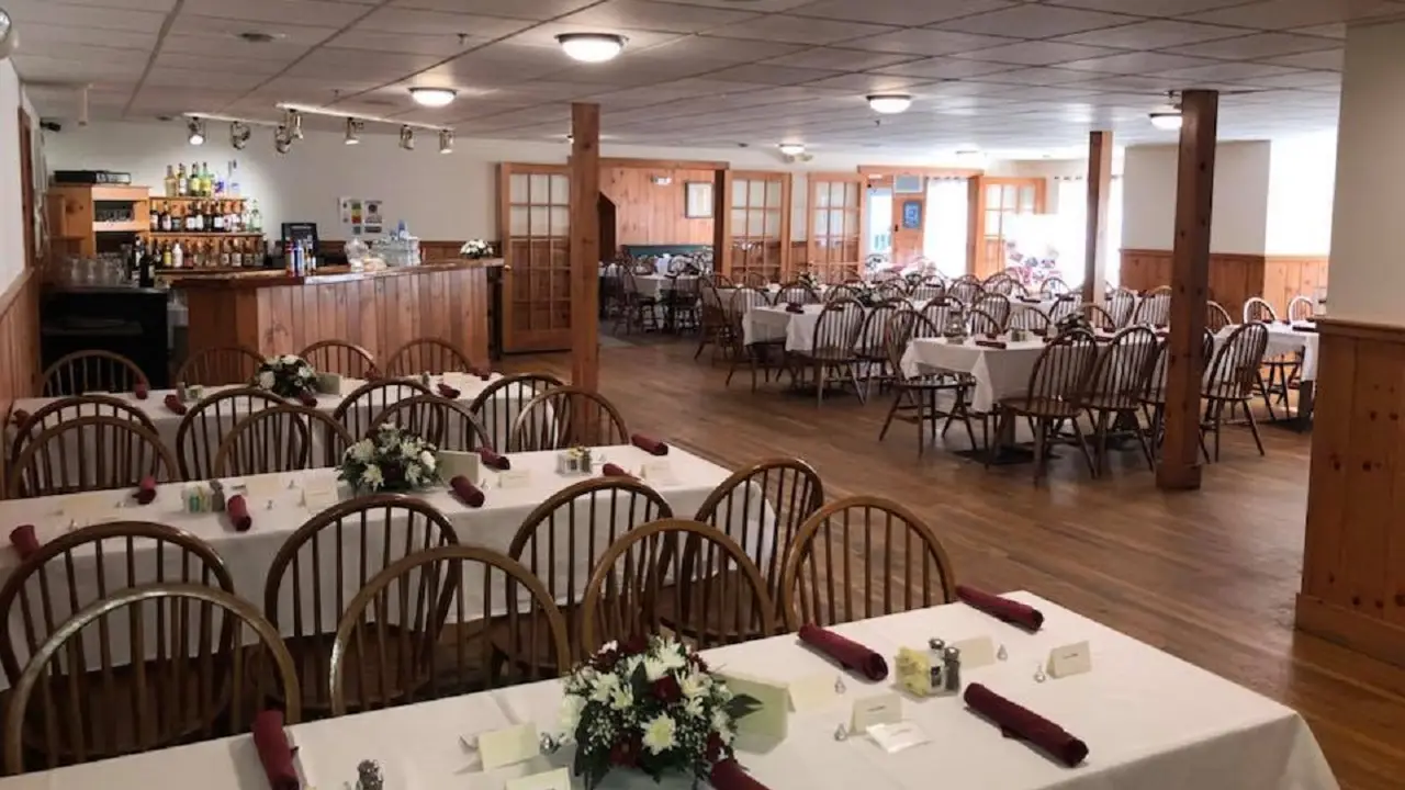 The Happy Hour Restaurant Updated 2024, American Restaurant in Wells