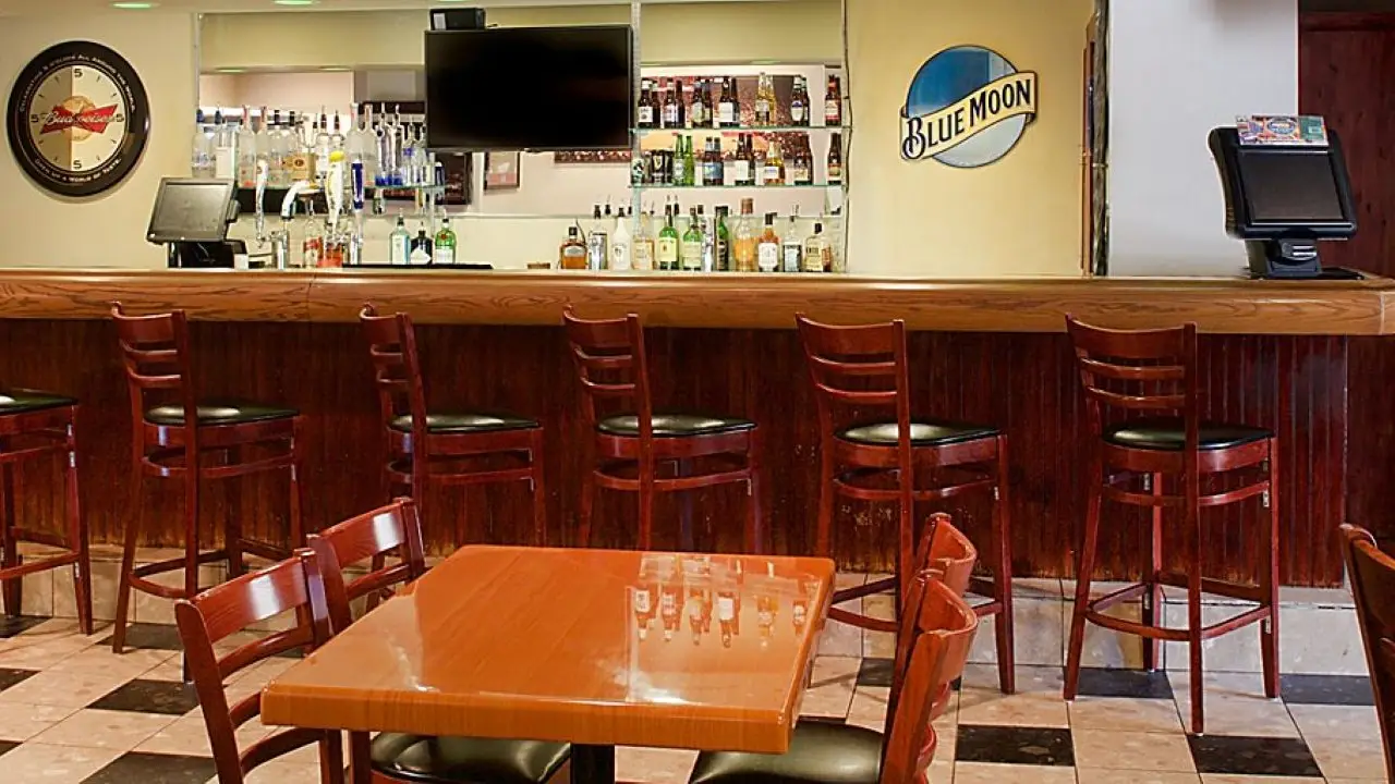 Restaurante Sunny's Bar & GrillHoliday Inn ChicagoDowntown Chicago