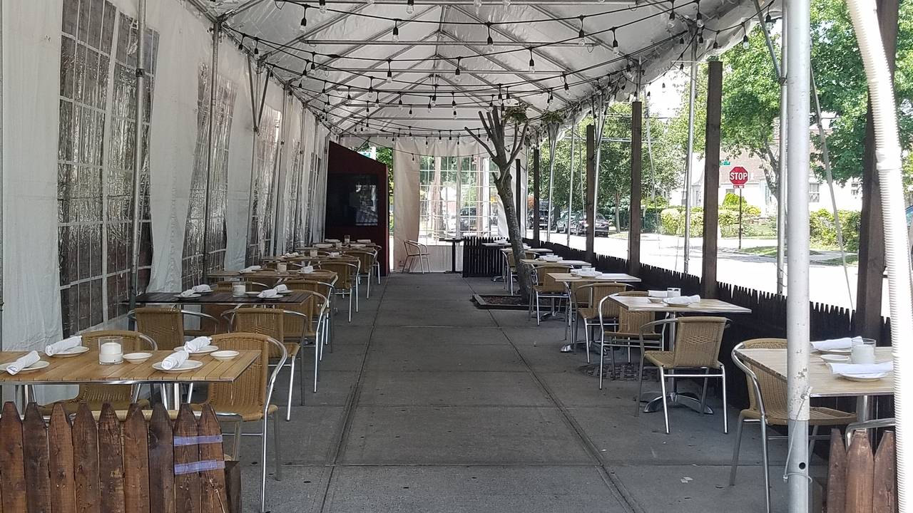 Luigi S Restaurant Bar New Hyde Park Ny Opentable