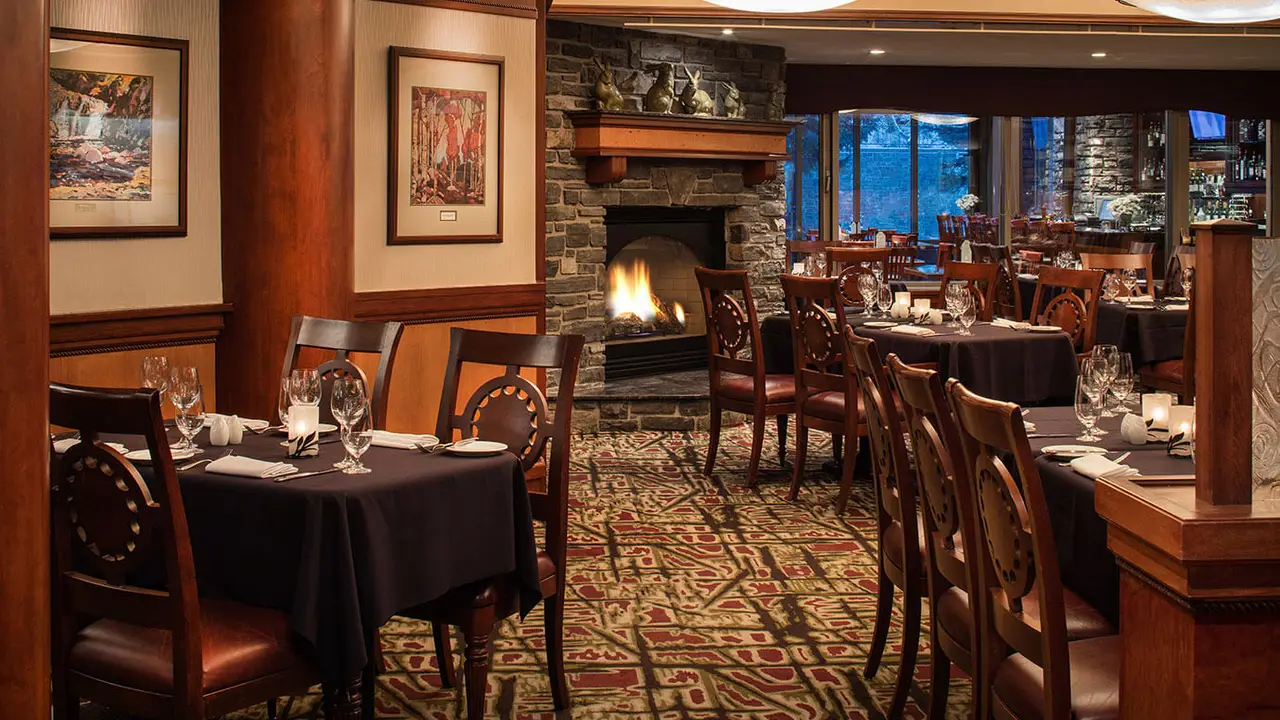 The Evergreen Restaurant & Lounge, Banff, AB