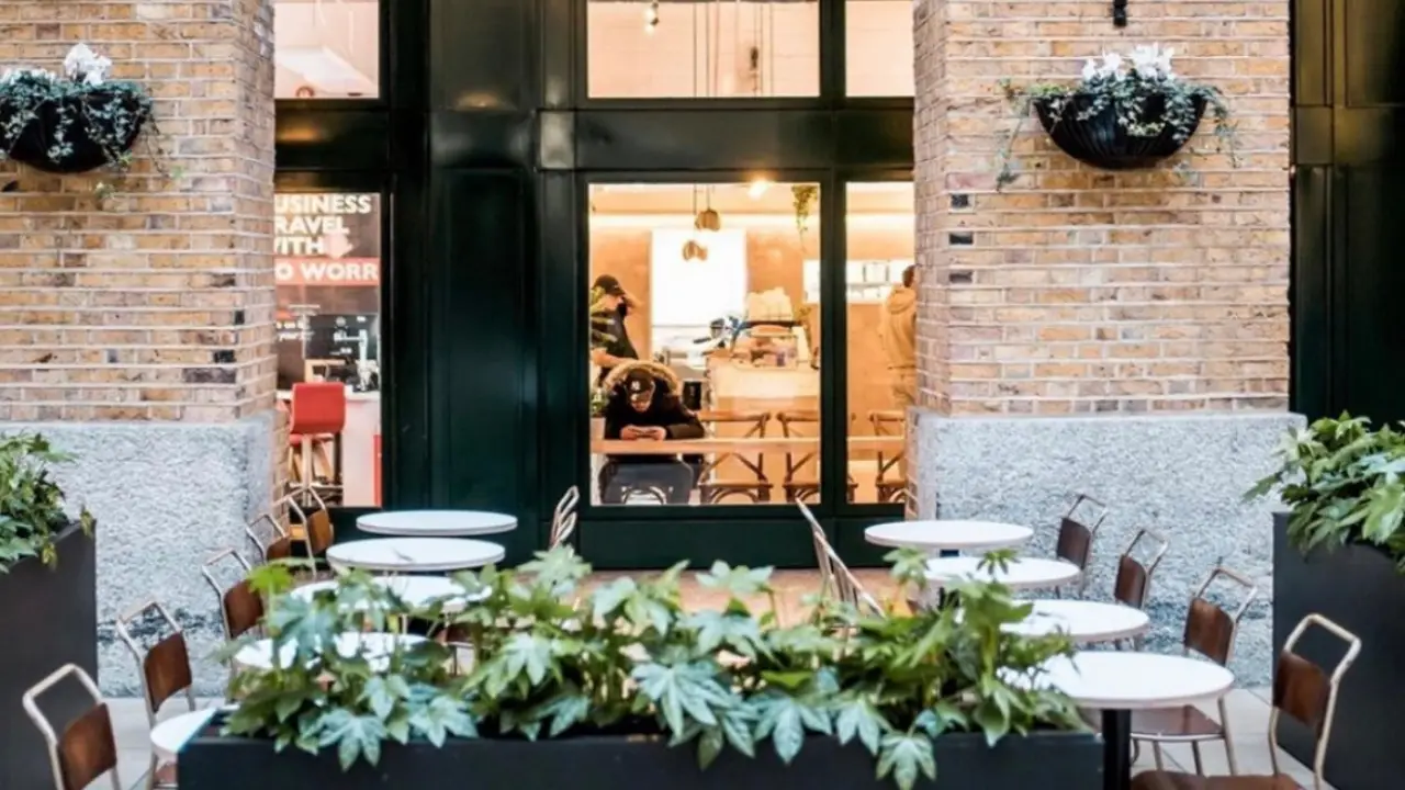 White Mulberries - Hay’s Galleria Restaurant - London, Greater London ...