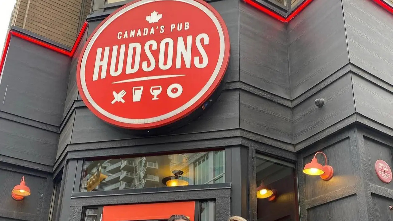 Hudsons Canada's Pub Calgary Downtown Restaurant Calgary, AB
