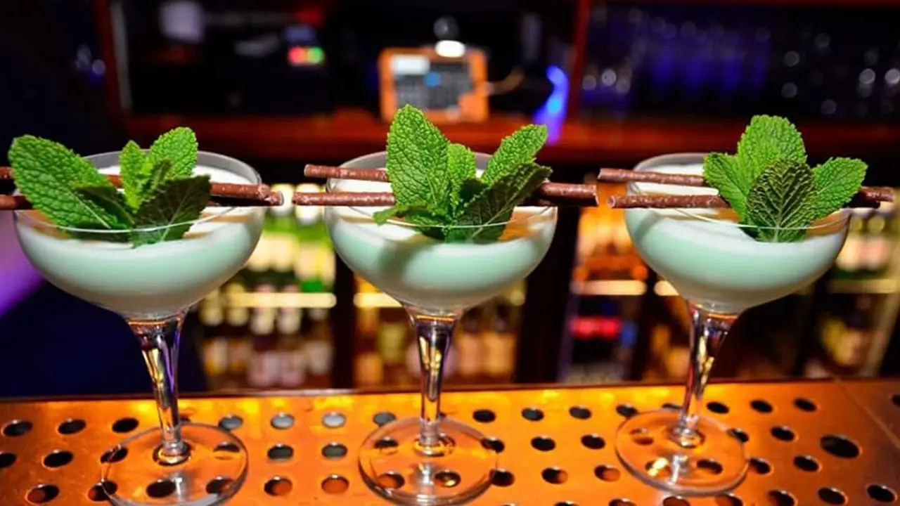 LJ Love Jericho Cocktail Bar Restaurant Oxfordshire, England