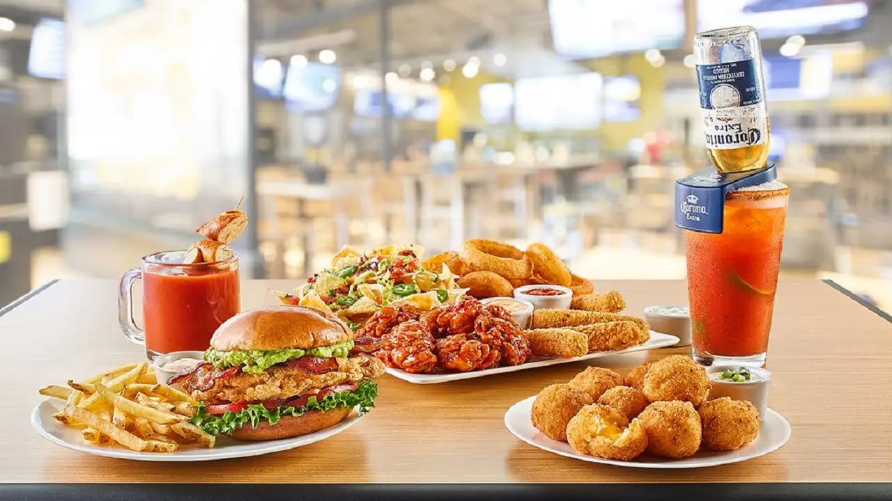 Restaurante Buffalo Wild Wings Carmel Westfield Carmel, IN