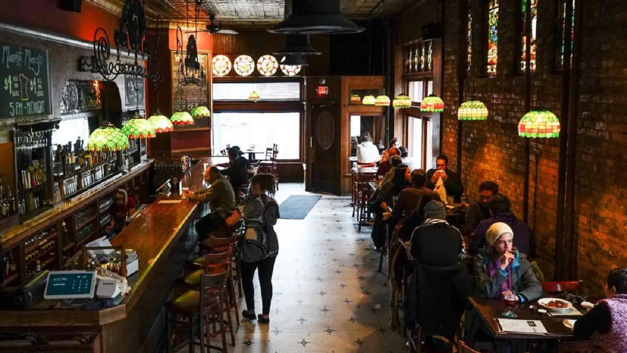 O - Republic - Seven Corners, Minneapolis, MN